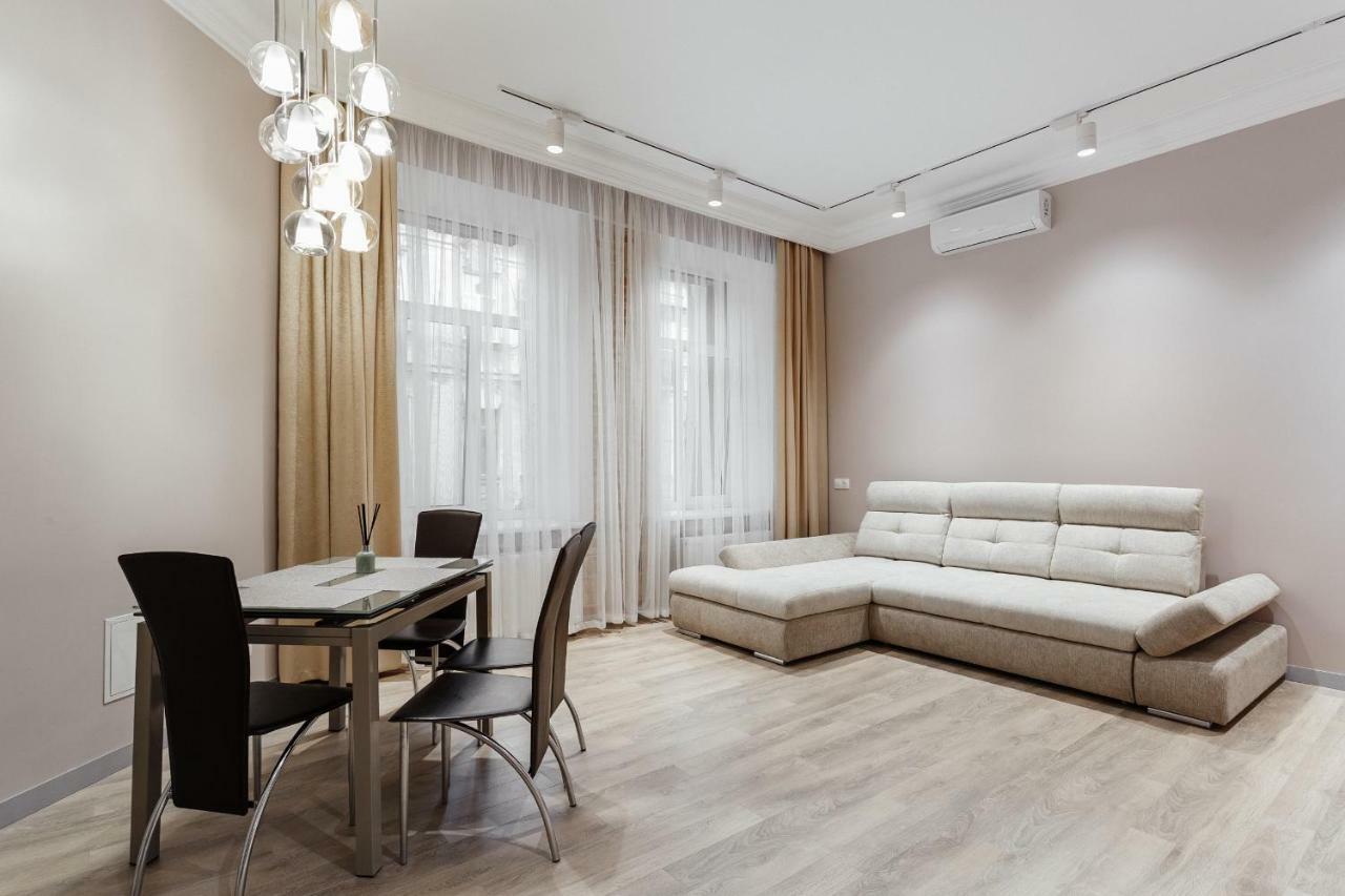 Central Barkar Apartments Odesa Exterior foto